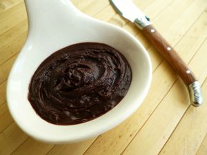 Recette Tartinade 100% crue au cacao avec sirop d'agave et baobab (diététique, végane, sans gluten, sans sucre ni lait, riche en fibres)