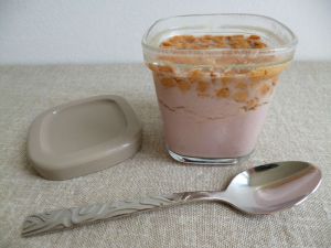 Recette Yaourts maison cranberry au crumble de céréales hyperprotéinées (pour 8 pots)