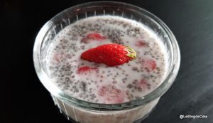 Recette Pudding aux grains de chia, lait d'amandes et fraises