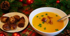 Recette Velouté de butternut aux poivrons et saucisses au fromage grillées