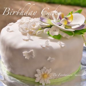 Recette Gâteau d'anniversaire thème Fleur (en pâte à sucre et gumpaste)