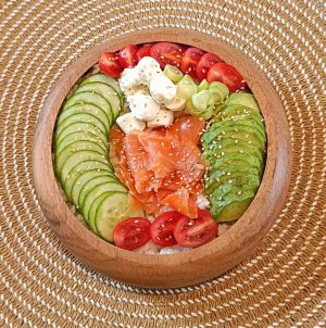 Recette Bowl de riz vinaigré à la truite fumée