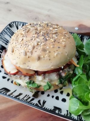 Recette Hamburger chèvre-miel-pomme