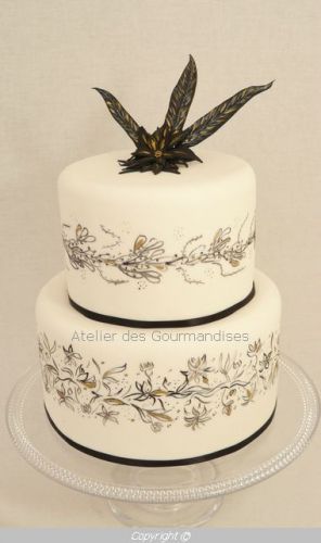 Recette Gâteau Noir, Blanc et touches de doré, peinture sur la pâte à sucre