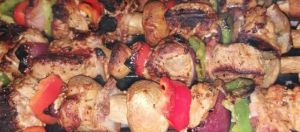 Recette Brochettes de filet mignon de porc marinées et légumes de saison