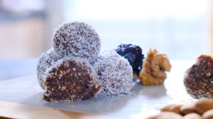 Recette Energy balls noisettes raisins coco