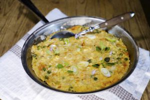Recette Frittata (omelette au four) aux oignons nouveaux et petits pois