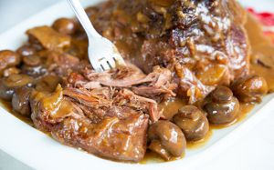 Recette Ce rôti de palette crémeux aux champignons est tellement facile à faire et un vrai délice!