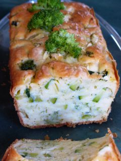 Recette Cake courgette, féta et brocolis