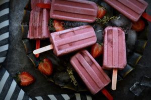 Recette Esquimaux fraise et banane : Les sucettes glacées maison