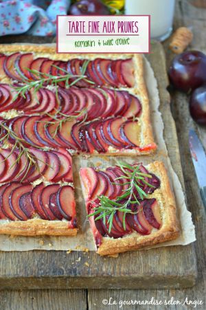 Recette Tarte feuilletée express {prunes & romarin} #vegan