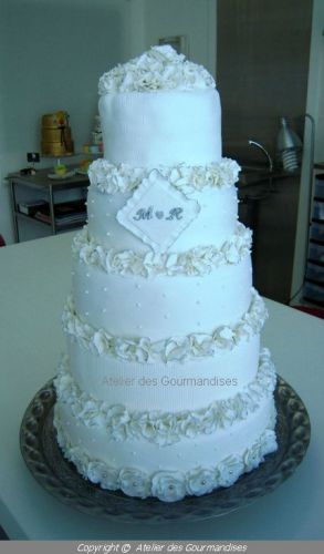 Recette Gâteau mariage, blanc et argenté...déco en pâte à sucre