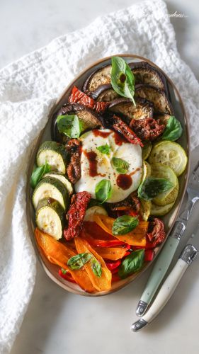 Recette Légumes rôtis, burrata et basilic