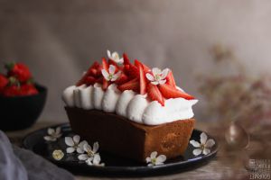 Recette Cake au citron insert fraises chantilly au sureau