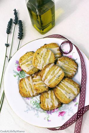 Recette Sablés vegan huile d'olive, citron et lavande, glaçage citron & lavande