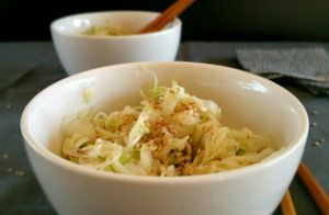 Recette Noël gourmand & vegan : Salade japonaise de chou au sésame