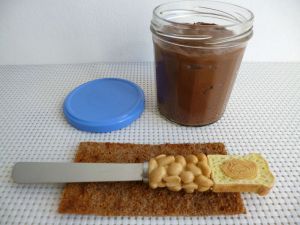 Recette Pâte à tartiner diététique au chocolat, au lait d'amande et à l'inuline (sans beurre)