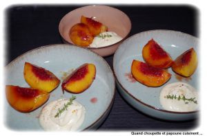 Recette Pêche rôtie au miel, creme fraîche sucree et piment d'espelette