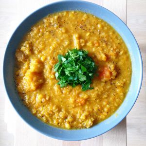 Recette Quotidien végane #4 : Soupe de lentilles corail, courge butternut et pommes