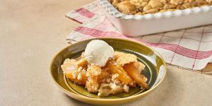Recette Grab Just 4 Ingredients to Make This Cozy Cookie Cobbler