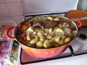 Recette Sauté de poulet ( avant-cuisses, pilons, ailerons, gésiers, cœurs)