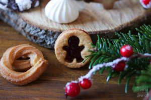 Recette Lunettes à la cerise, quand la linzer torte devient un biscuit (noël, goûter, gâteau, sablé, framboise, groseille)