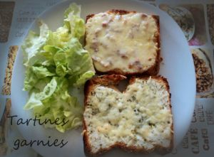 Recette Tartines garnies crème et lardons / fromage frais ciboulette