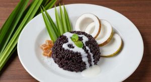 Recette Authentique de riz gluant noir à la noix de coco jeune