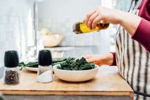 Recette Why Adding Olive Oil to Kale Helps Maximize Its Nutrients