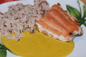 Recette Retournons a La Fête Du Curry : Pavé De Saumon Et Son  Curry Au Vin Blanc