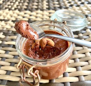 Recette Mousse au Chocolat Sans œufs, légère et Ig bas ... au Jus de Haricots Rouges!