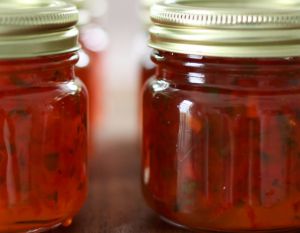 Recette Meilleure recette de gelée de poivron rouge (Très facile à faire!)