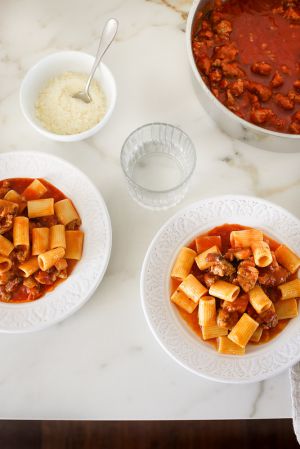 Recette Pâtes à la zozzona (à la saucisse, façon amatriciana et carbonara)