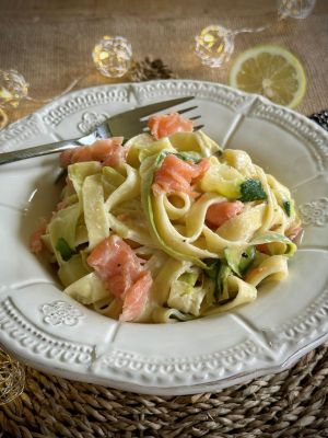 Recette Tagliatelles au saumon fumé et courgette