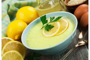 Recette Soupe Grecque au Citron : Un Plat Sain et Savoureux