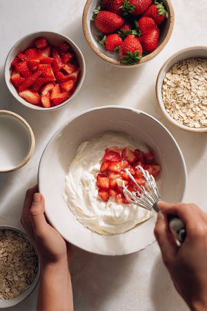Recette Strawberry Cheesecake Overnight Oats: Indulge Your Mornings