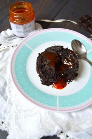 Recette Coulant au chocolat noir et confiture d'églantier (vegan & sans gluten)