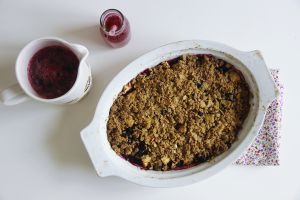 Recette Crumble pommes, rhubarbe et cassis