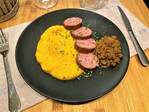 Recette Saucisse de Morteau, purée de butternut et oignons confits