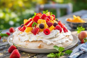 Recette Sa pavlova crée le buzz : le dessert de l’été que tout le monde s’arrache !