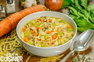 Recette Chicken noodle soup (soupe de poulet aux légumes et nouilles)