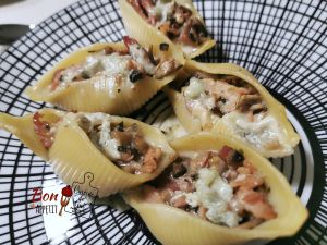 Recette Plat Savoureux : Conchiglioni aux Champignons, Bacon et Gorgonzola