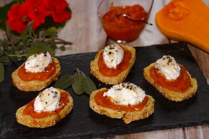 Recette Tartines à la marmelade de butternut, ricotta à la sauge et au miel