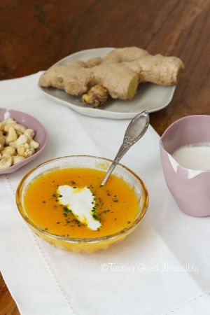 Recette Soupe aux carottes gingembre et citron et sa crème aux noix de cajou #vegan