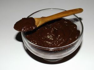 Recette Pâte à tartiner au chocolat noir et aux prunilles