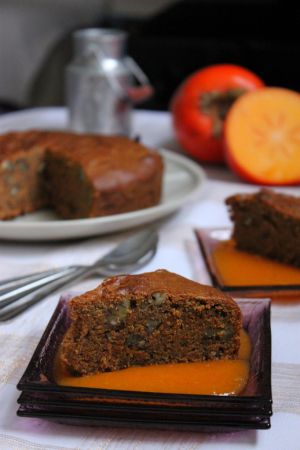 Recette Gâteau vegan à l'épeautre et aux noix de pécan, coulis de kaki {Saveurs durables}