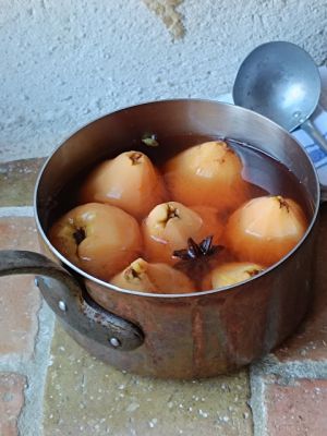Recette Coings pochés au vin