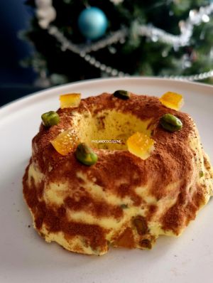 Recette Mini kouglofs glacés aux raisins secs, pistaches et orange confite