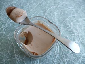 Recette Yaourts maison diététiques au chocolat au lait et à la stévia (sans sucre)