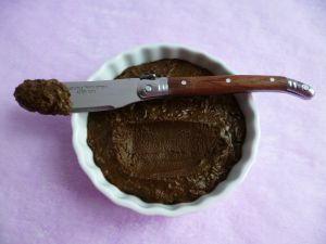 Recette Tartinade 100% crue cacao chanvre et yacon (diététique, végane, hyperprotéinée, sans gluten ni sucre ni lait, riche en fibres)